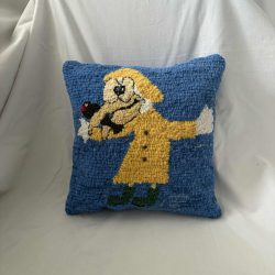 Janet Fralick, Seagull pillow, Rug Hooking